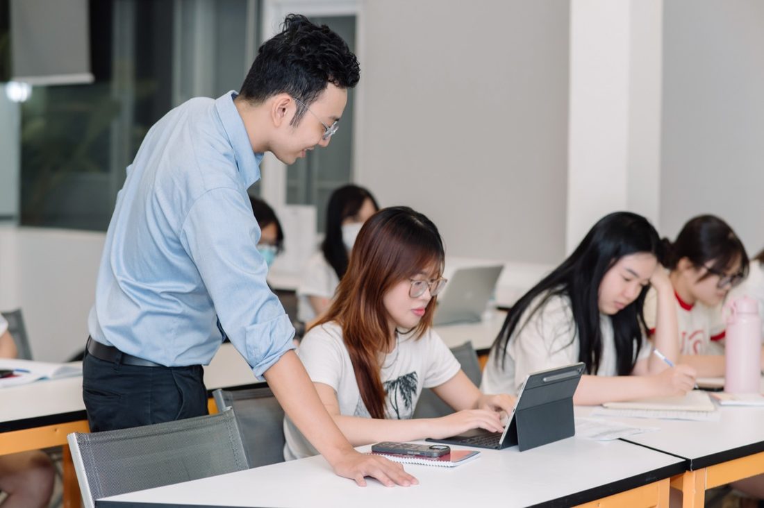 Lớp luyện SAT tại 8020 English